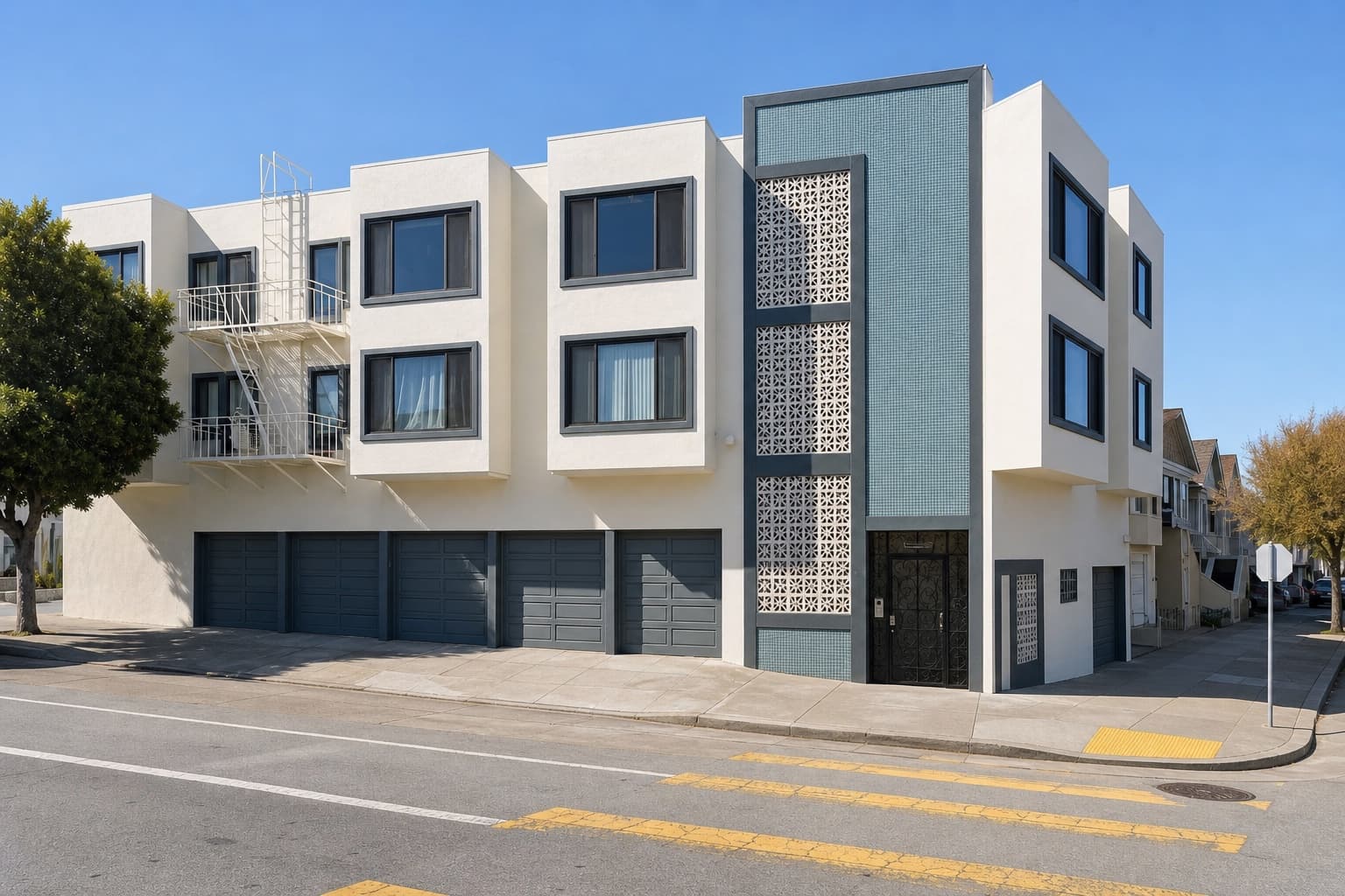 San Francisco apartment building in Ingleside