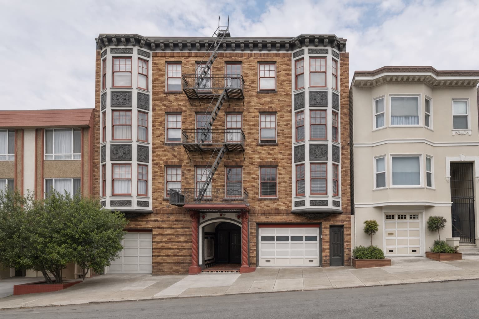 San Francisco apartment building in the Outer Richmond